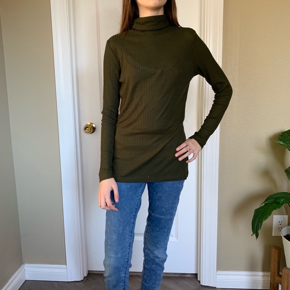Forever 21 Turtle neck olive top - Picture 8 of 8